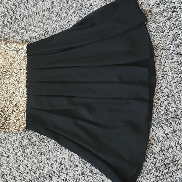 XTAREN SEQUIN GOLD AN BLACK MINI DRESS - Picture 3 of 10